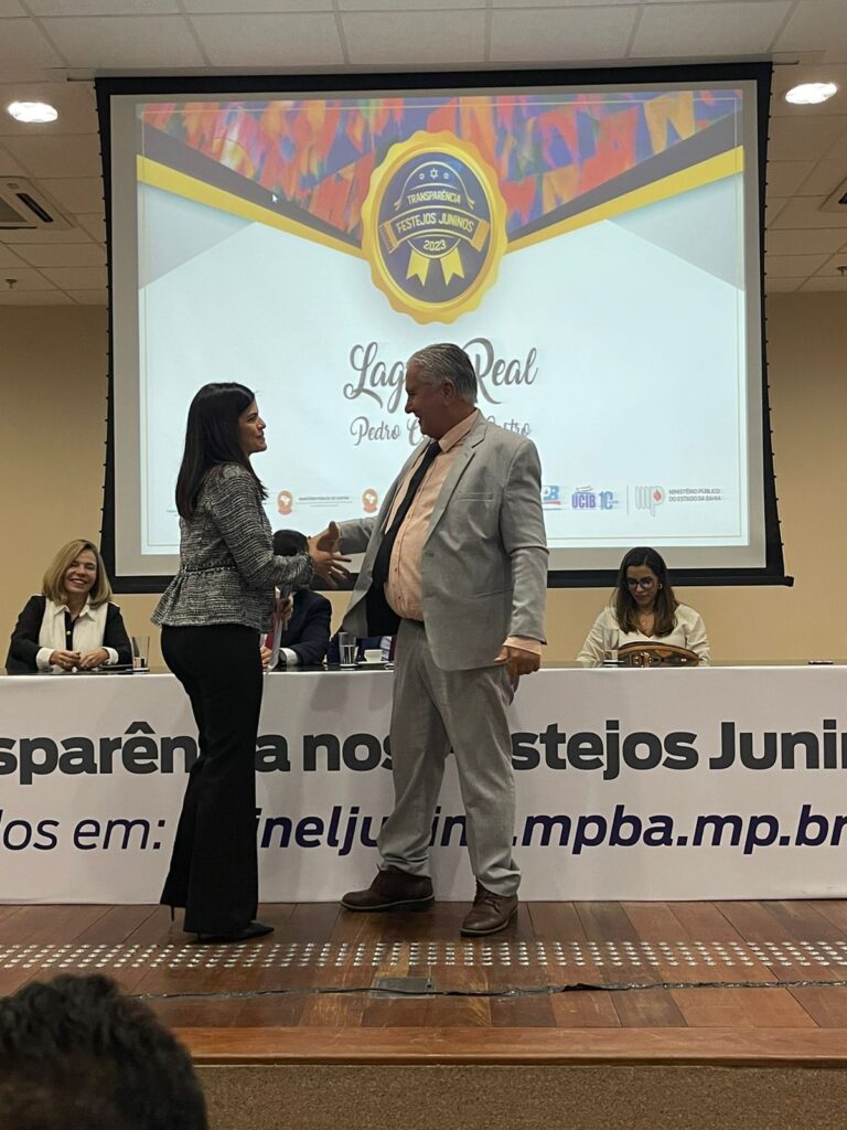 Prefeito de lagoa Real Pedro Cardoso, recebeu o Selo de Trasnparência