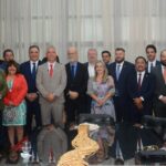 Ivana Bastos recepciona homenageados antes de sessão especial na ALBA Ivana Bastos recepciona homenageados antes de sessão especial na ALBA